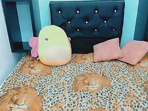 Snapshot of xwetdreamsx chatting on December 2025 07:51:02 PM xwetdreamsx online show from December 2025 07:51:02 PM