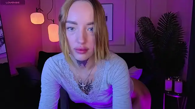 Snapshot of MarquiseMuse chatting on November 2025 09:30:01 AM MarquiseMuse online show from November 2025 09:30:01 AM