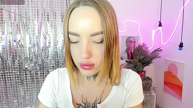 Snapshot of MarquiseMuse chatting on December 2025 09:58:02 AM MarquiseMuse online show from December 2025 09:58:02 AM