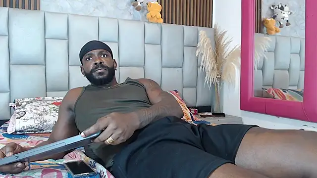 Snapshot of BlackEmperador chatting on November 2025 03:30:01 AM BlackEmperador online show from November 2025 03:30:01 AM