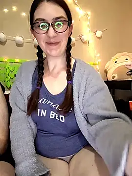 Snapshot of LaylaLucis chatting on March 2026 04:18:01 AM LaylaLucis online show from March 2026 04:18:01 AM
