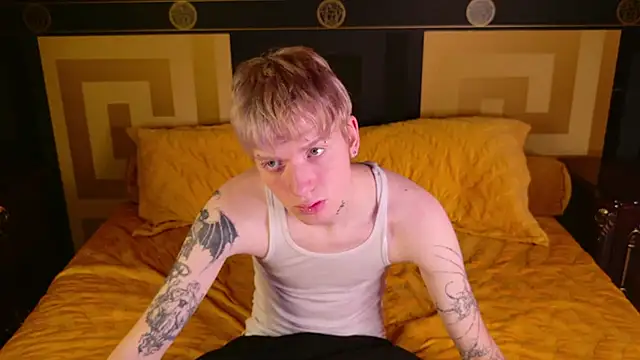 Snapshot of TRAVIS_CLAS chatting on December 2025 08:14:01 PM TRAVIS CLAS online show from December 2025 08:14:01 PM