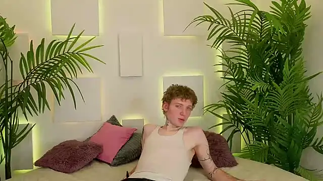 Snapshot of TRAVIS_CLAS chatting on December 2025 08:47:02 PM TRAVIS CLAS online show from December 2025 08:47:02 PM