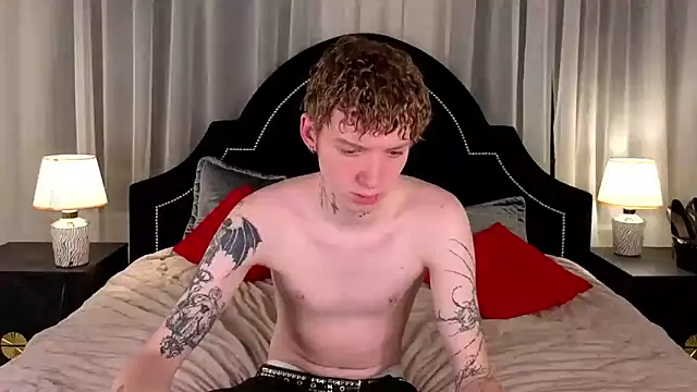 Snapshot of TRAVIS_CLAS chatting on December 2025 08:35:01 PM TRAVIS CLAS online show from December 2025 08:35:01 PM