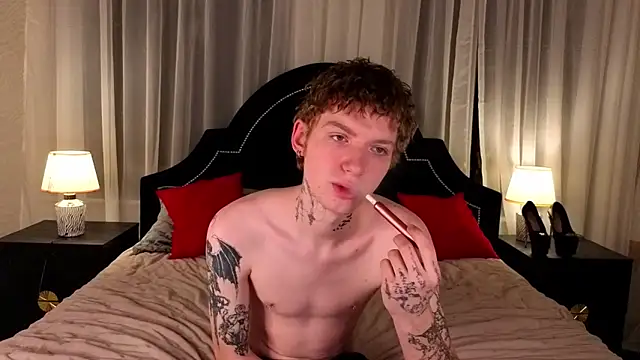 Snapshot of TRAVIS_CLAS chatting on December 2025 08:25:02 PM TRAVIS CLAS online show from December 2025 08:25:02 PM