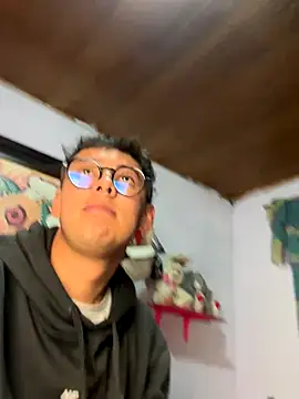 Yunaraa online show from November 2025 11:07:02 PM