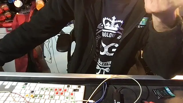 Snapshot of SinlessFreedom7 chatting on February 2026 03:55:02 AM SinlessFreedom7 online show from February 2026 03:55:02 AM