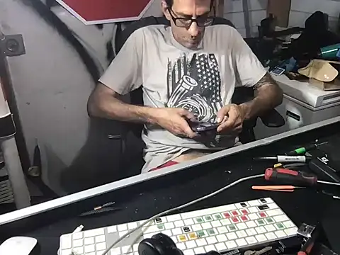 Snapshot of SinlessFreedom7 chatting on February 2026 05:53:02 PM SinlessFreedom7 online show from February 2026 05:53:02 PM