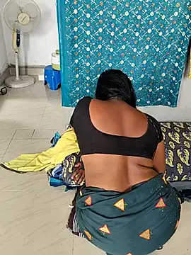 Desicouple1706 online show from April 2026 05:19:01 AM