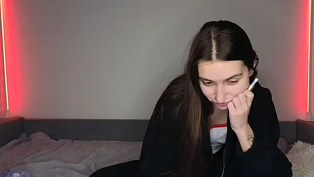 Snapshot of KikkyMi chatting on December 2025 07:53:02 PM KikkyMi online show from December 2025 07:53:02 PM