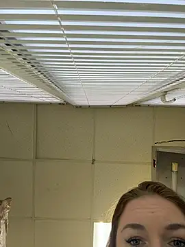 Snapshot of VaryaRose chatting on December 2025 02:27:01 AM VaryaRose online show from December 2025 02:27:01 AM