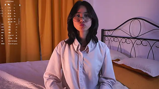 Snapshot of StaciaBratz chatting on November 2025 07:01:02 PM StaciaBratz online show from November 2025 07:01:02 PM