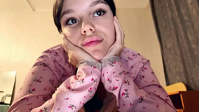 StacieGregoreski online show from November 2025 04:17:01 PM