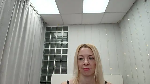 Snapshot of Brightly_Heizer chatting on February 2026 12:51:02 AM Brightly Heizer online show from February 2026 12:51:02 AM