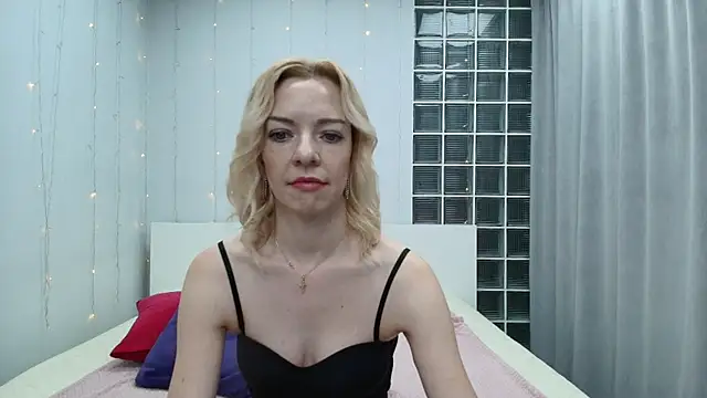 Snapshot of Brightly_Heizer chatting on April 2026 12:38:02 AM Brightly Heizer online show from April 2026 12:38:02 AM