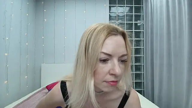 Snapshot of Brightly_Heizer chatting on May 2026 12:27:02 AM Brightly Heizer online show from May 2026 12:27:02 AM