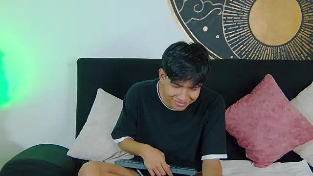 Liam Sinclair online show from February 2026 07:58:02 PM