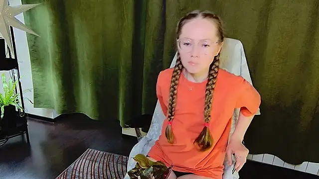 Snapshot of G0LDI chatting on February 2026 10:10:01 AM G0LDI online show from February 2026 10:10:01 AM