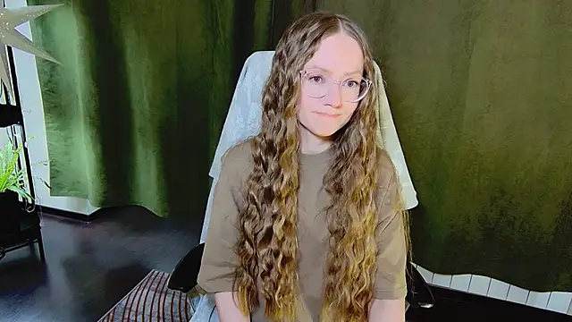 Snapshot of G0LDI chatting on February 2026 09:58:01 AM G0LDI online show from February 2026 09:58:01 AM