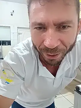 RobertoLuiz84 online show from May 2026 08:47:02 PM