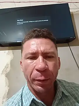 RobertoLuiz84 online show from June 2026 10:58:01 PM