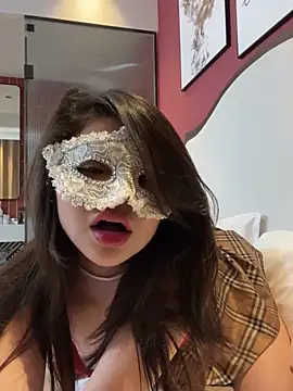 Queen-of-Love online show from December 2025 07:53:02 PM