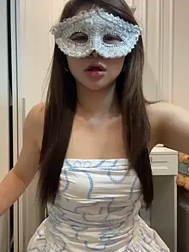 Queen-of-Love online show from April 2026 12:38:01 PM