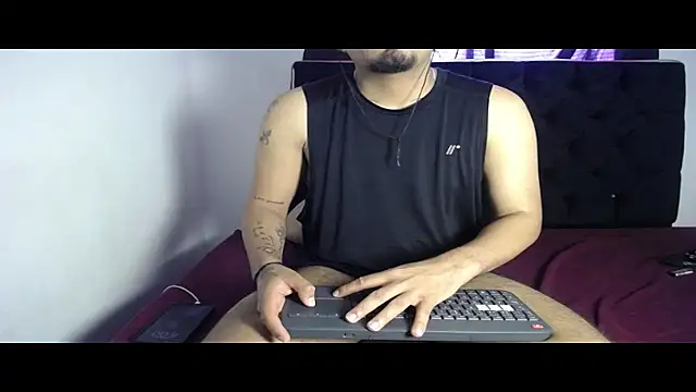 Henry villa23 online show from November 2025 01:01:01 PM