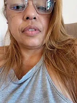 Halanamorena online show from June 2026 06:35:02 PM