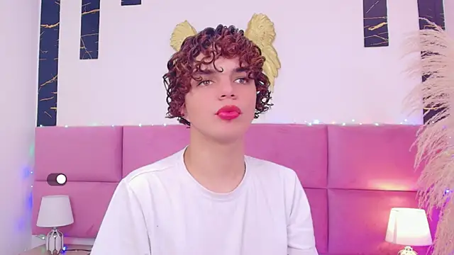 Snapshot of Skyee_angel chatting on December 2025 01:49:02 PM Skyee angel online show from December 2025 01:49:02 PM