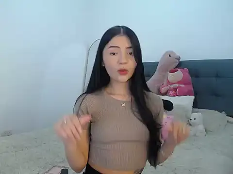 Snapshot of EmiilyCherry chatting on December 2025 07:53:01 PM EmiilyCherry online show from December 2025 07:53:01 PM