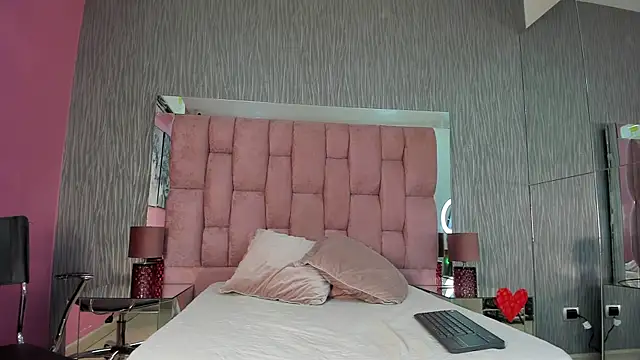 Snapshot of Fernanda_Thail chatting on December 2025 12:03:02 PM Fernanda Thail online show from December 2025 12:03:02 PM