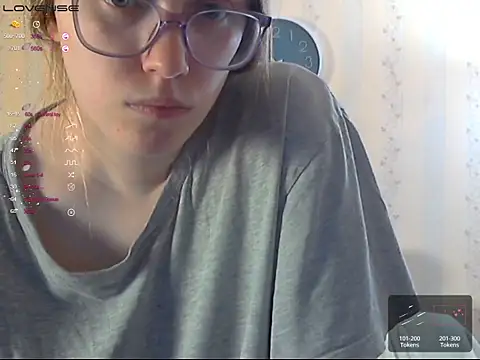 LustfulSarah online show from June 2026 05:25:01 PM