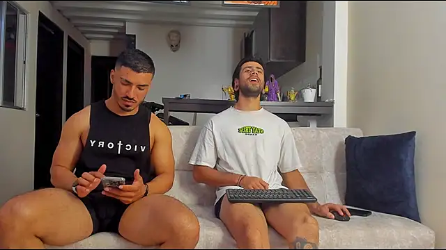 Snapshot of heteros_curious chatting on November 2025 11:48:02 PM heteros curious online show from November 2025 11:48:02 PM