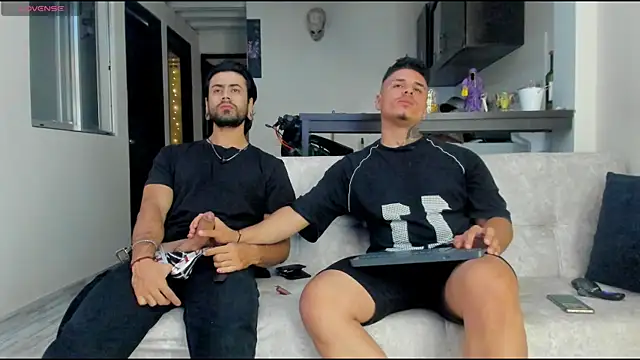 Snapshot of heteros_curious chatting on November 2025 03:02:01 PM heteros curious online show from November 2025 03:02:01 PM