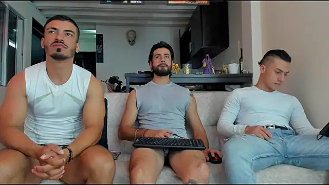 Snapshot of heteros_curious chatting on December 2025 11:34:02 PM heteros curious online show from December 2025 11:34:02 PM