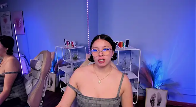 Snapshot of ValeryPalmer chatting on December 2025 11:59:02 AM ValeryPalmer online show from December 2025 11:59:02 AM