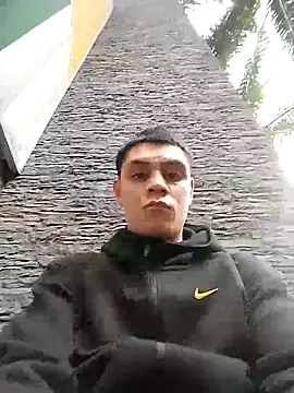 sebastianfelipe online show from April 2026 10:10:01 PM