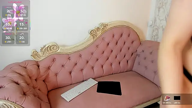 Snapshot of Mysterius_Woman chatting on December 2025 01:20:02 PM Mysterius Woman online show from December 2025 01:20:02 PM