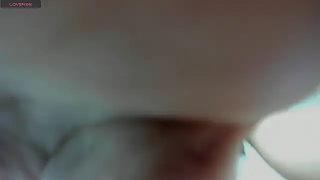 Snapshot of Izelevans chatting on November 2025 11:43:02 AM Izelevans online show from November 2025 11:43:02 AM