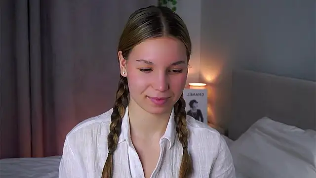 AmparoCilek online show from March 2026 07:28:01 PM