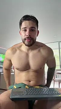 Valenthino Salvatore online show from May 2026 07:54:02 PM