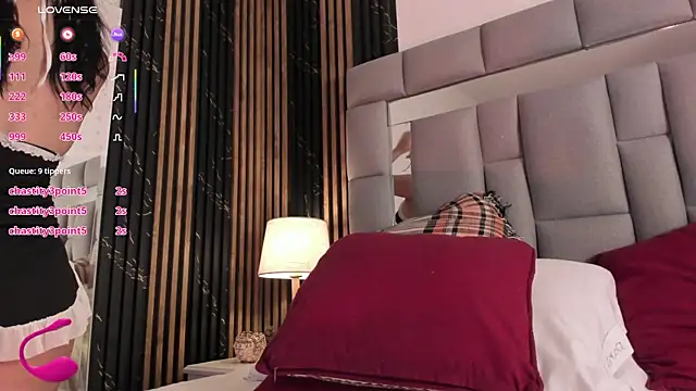 amaia santini online show from April 2026 07:09:02 PM