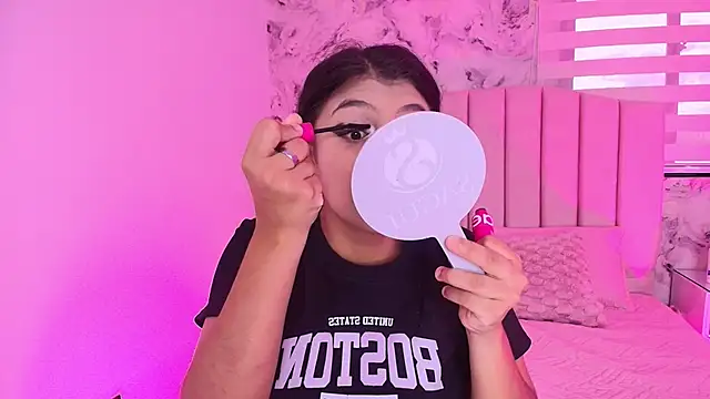 Snapshot of katsumi_yan chatting on December 2025 07:20:02 PM katsumi yan online show from December 2025 07:20:02 PM