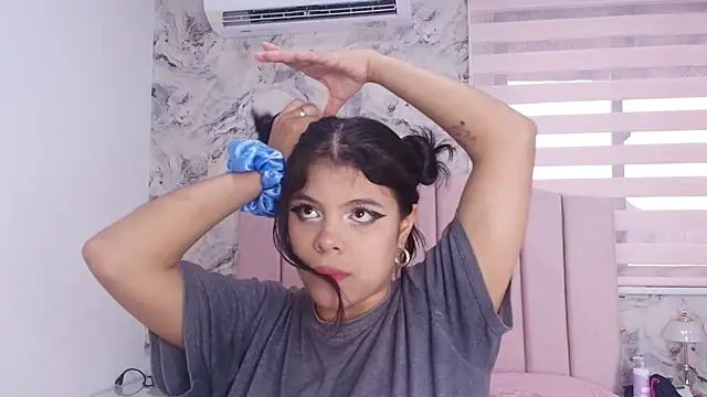 Snapshot of katsumi_yan chatting on December 2025 07:29:02 PM katsumi yan online show from December 2025 07:29:02 PM