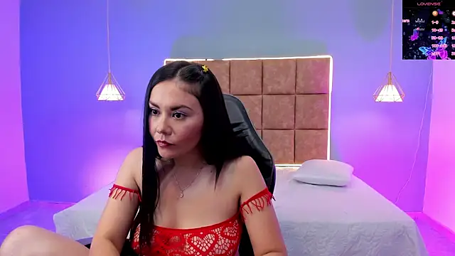 Natalia Saenz  online show from May 2026 12:10:01 PM