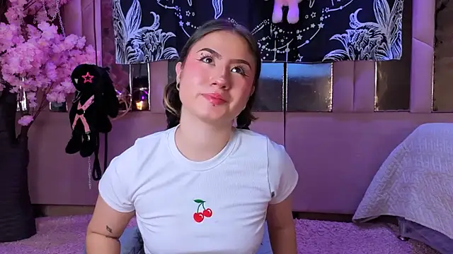 Snapshot of Naomistart chatting on December 2025 08:48:02 PM Naomistart online show from December 2025 08:48:02 PM