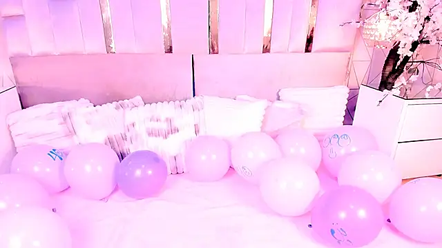 Naomistart online show from April 2026 05:59:01 AM