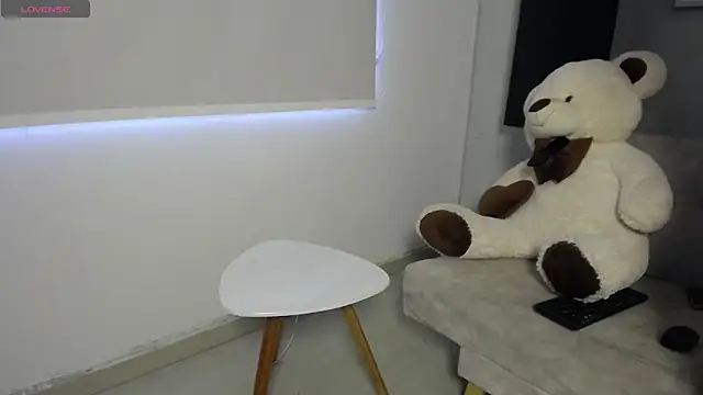 sansa stark love online show from January 2026 09:30:02 PM