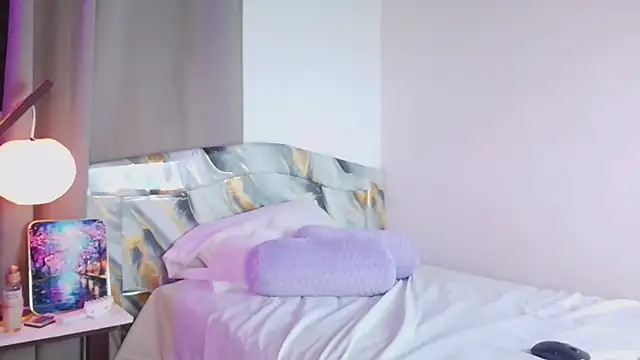 EmmaDembers online show from December 2025 09:21:02 PM